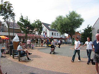 Dorfplatz im Zentrum von De Koog